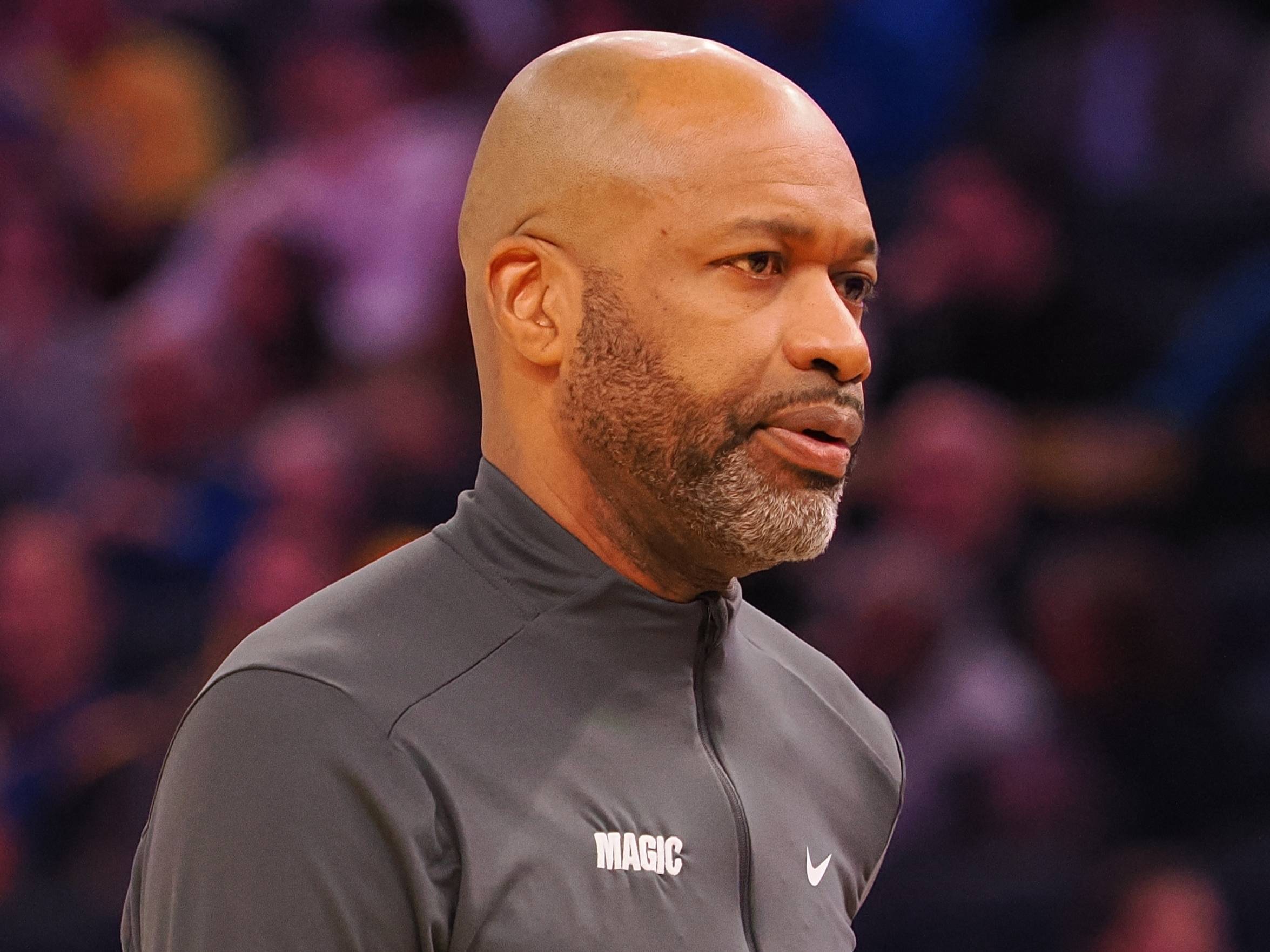 关于NBA常规赛集结日再迎强敌；孟菲斯灰熊队长鼓劲；主帅态度：管理层满意；轮换策略成焦点的信息